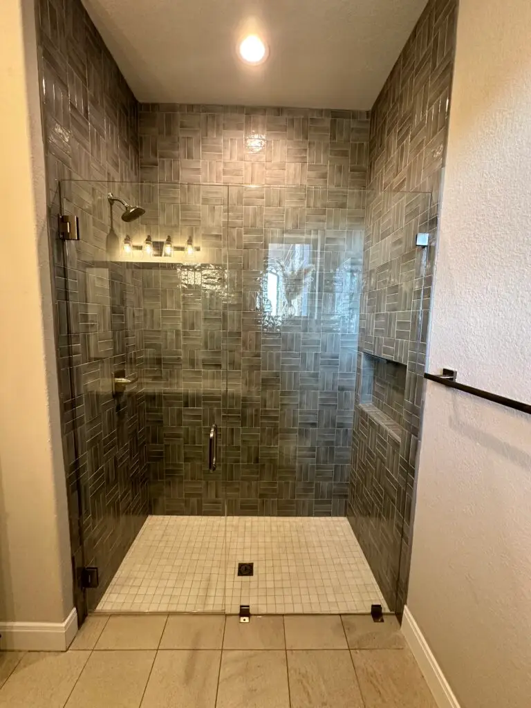 Buttlar Guest 2 shower